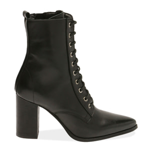 Ankle boots neri in pelle, tacco 9 cm