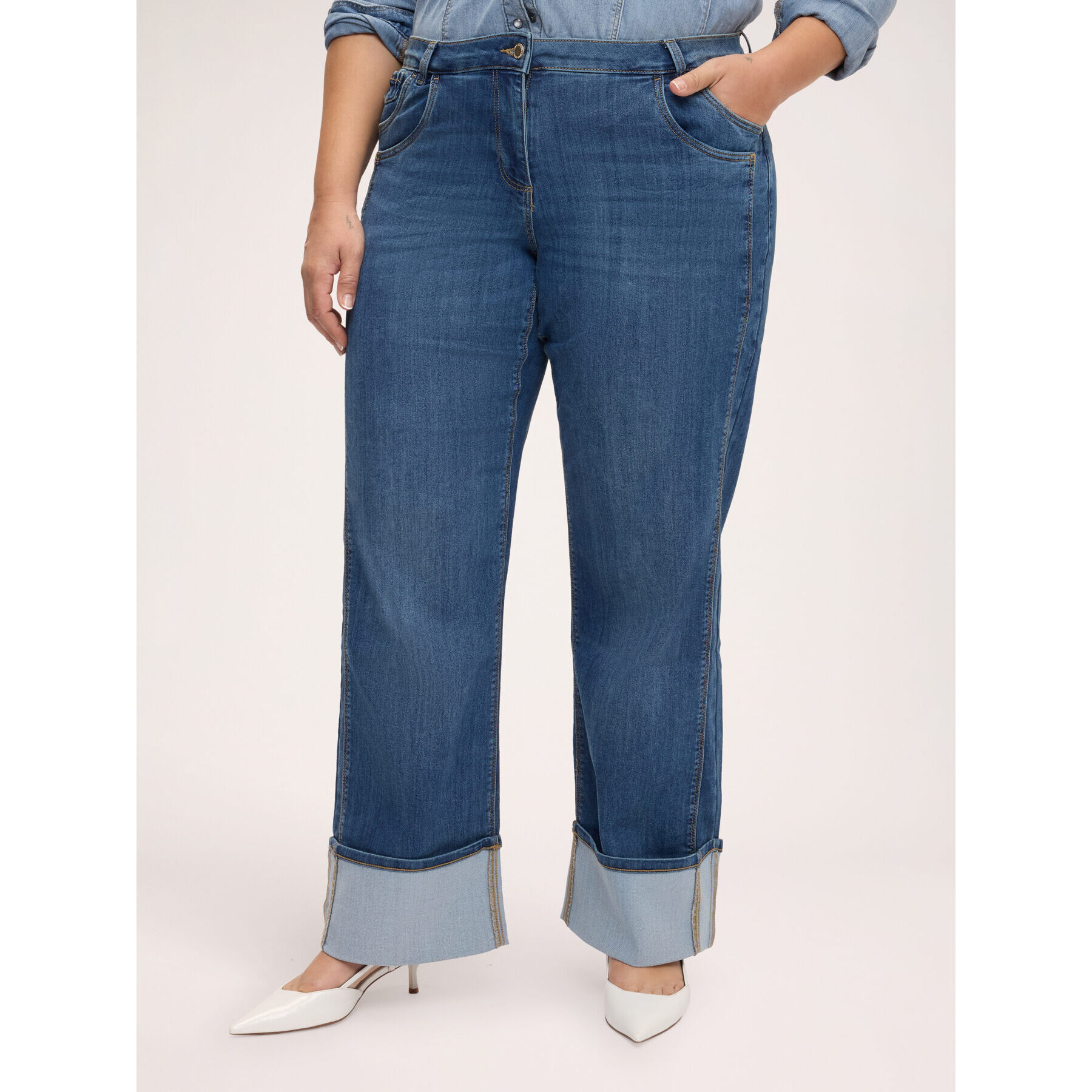 Fiorella Rubino - Jeans straight con maxi risvolo e doppia tasca - Blu