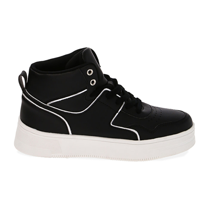 Sneakers high nere