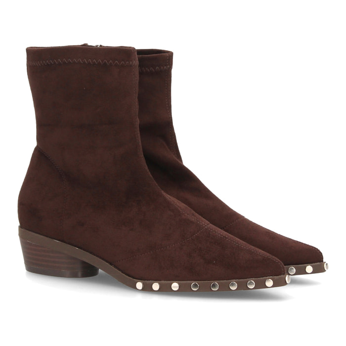 Botines de mujer con tachuelas decorativas