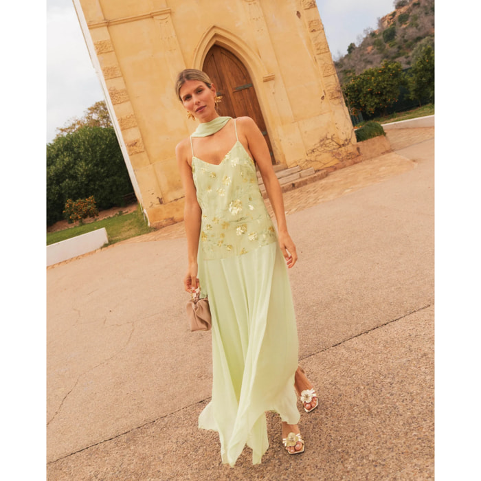 Vestido midi con cuerpo de bordados y gasa