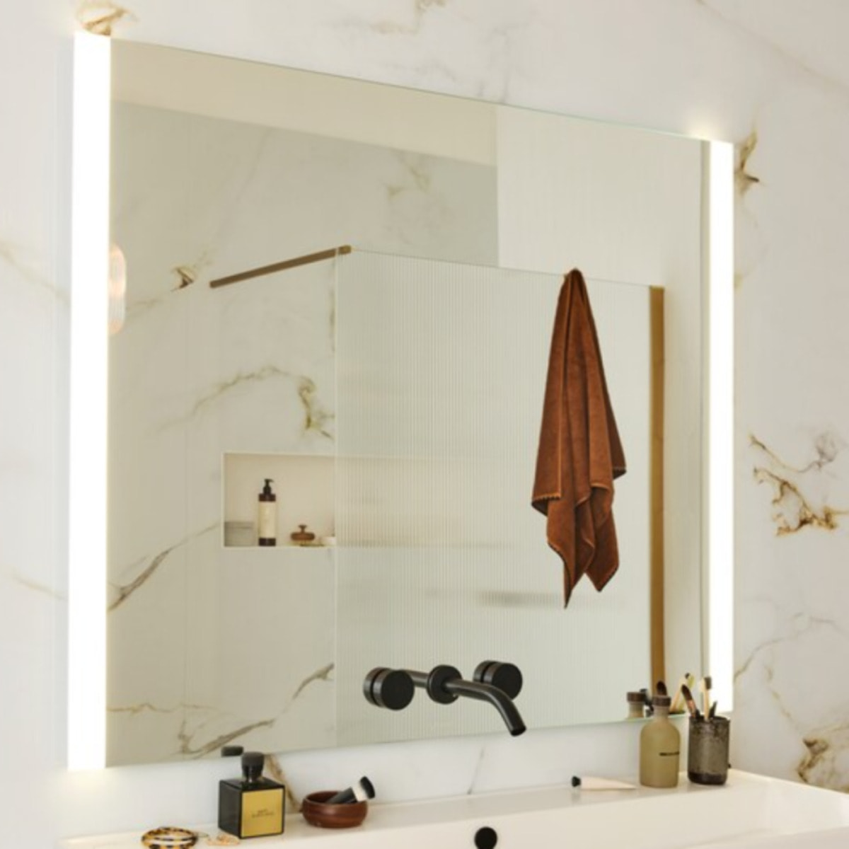 Miroir 3 trous 80 cm + mitigeur lavabo encastré 3 trous Grands Boulevards noir mat