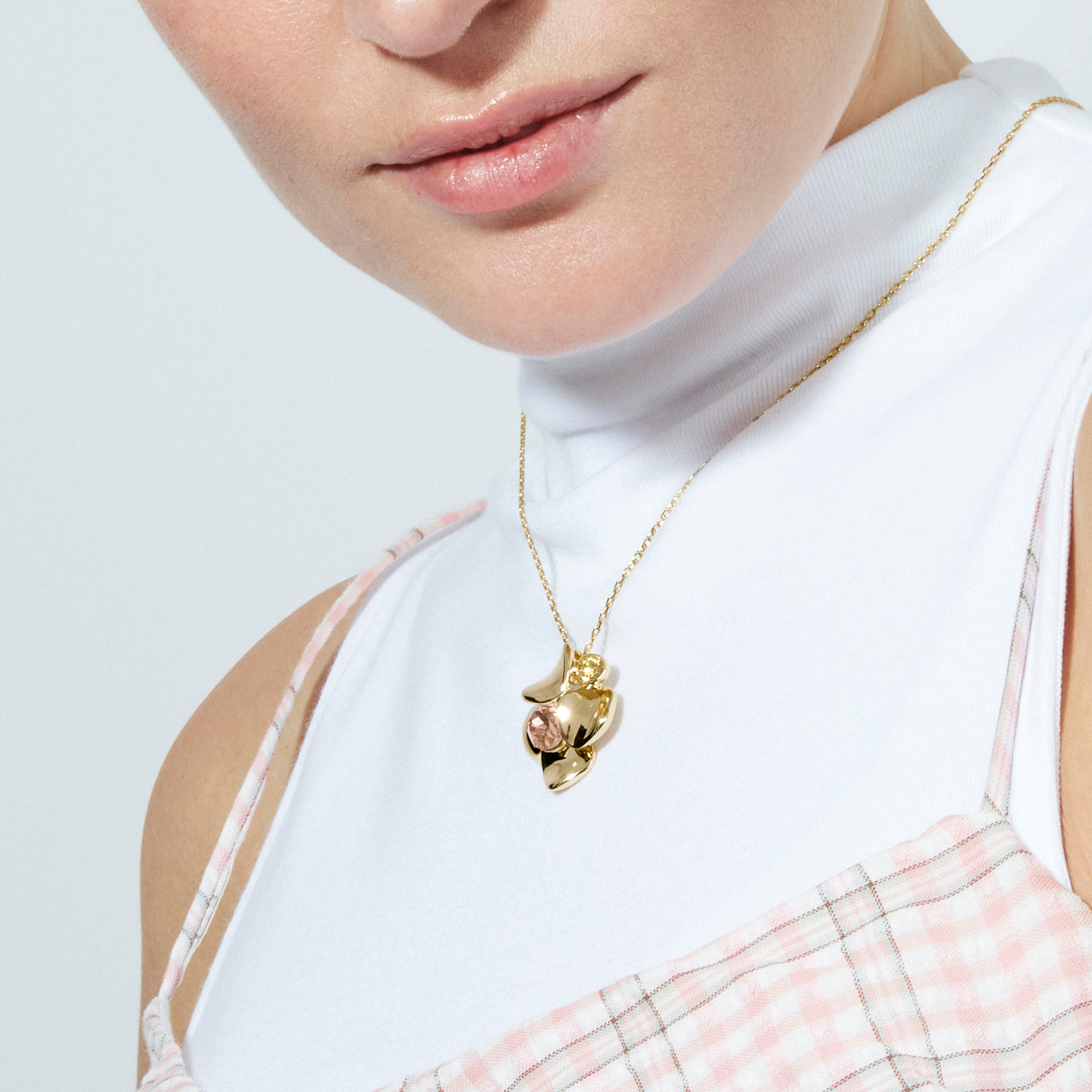 Collar de Cristal Rosa acabado en oro amarillo de 18k