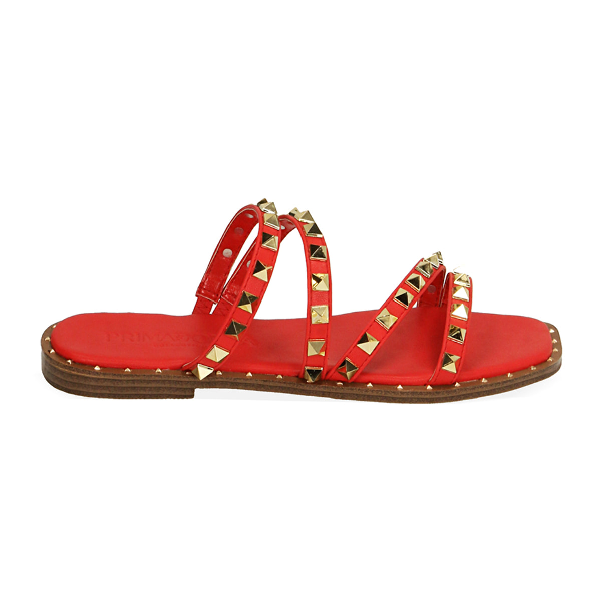 Sandalias planas rojas con tachuelas