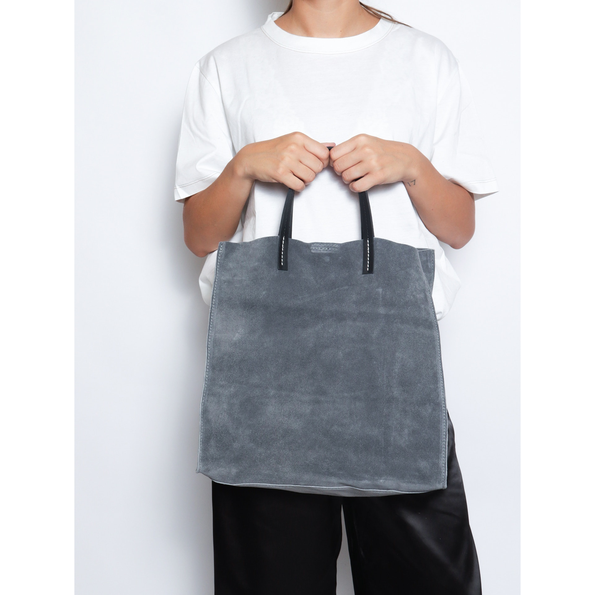 Borsa a mano da donna Made in Italy - Modello Novara Lux - Pelle Scamosciata - 34.5 x 32.0 x 17.0 cm