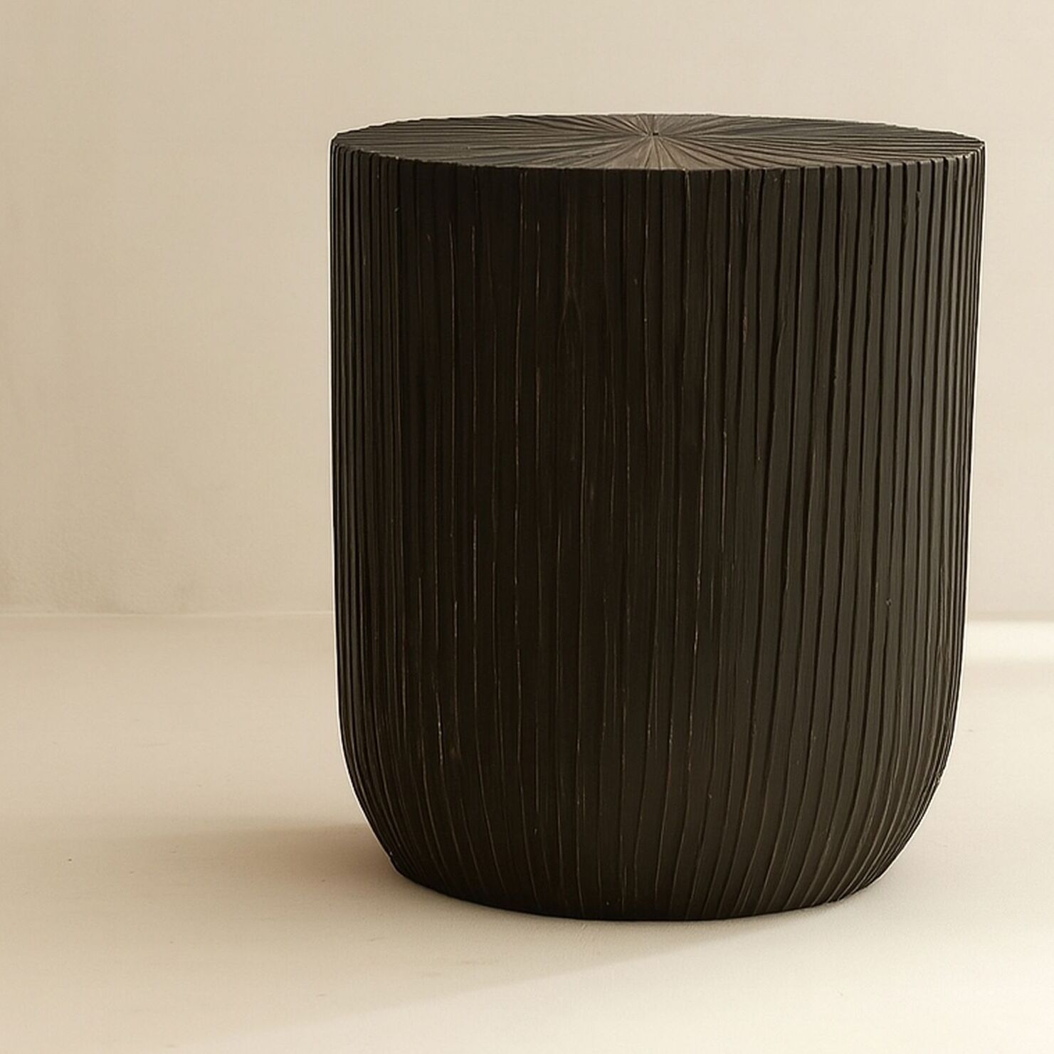 Meuble d'appoint en bois et feuilles de cocotier TUPAI