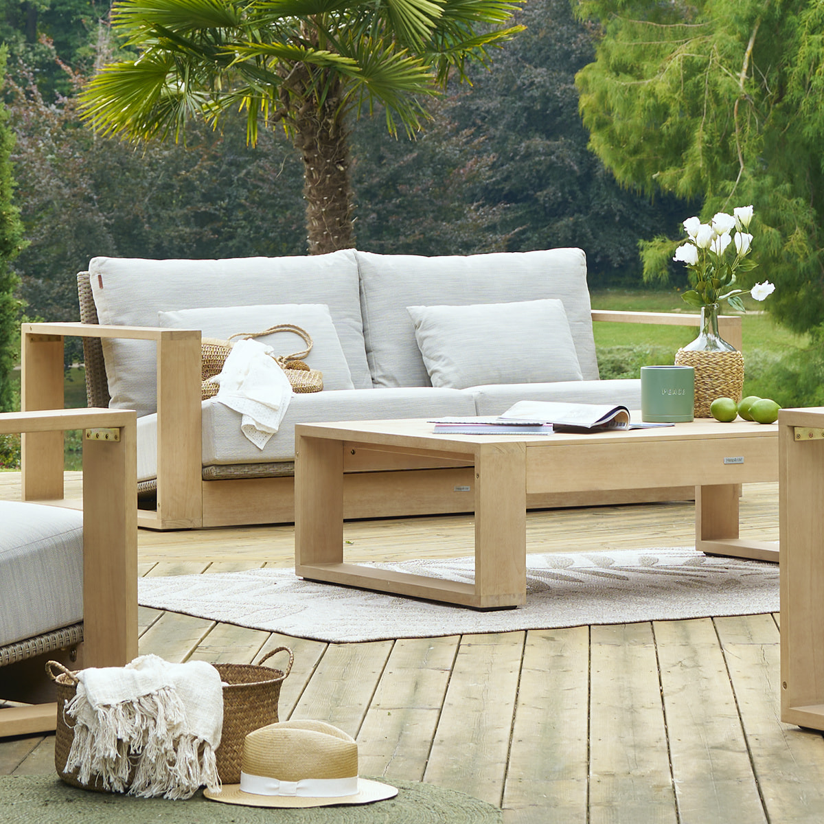 Canapé de jardin "Loevo" eucalyptus & gris 3 places en polyester et eucalyptus