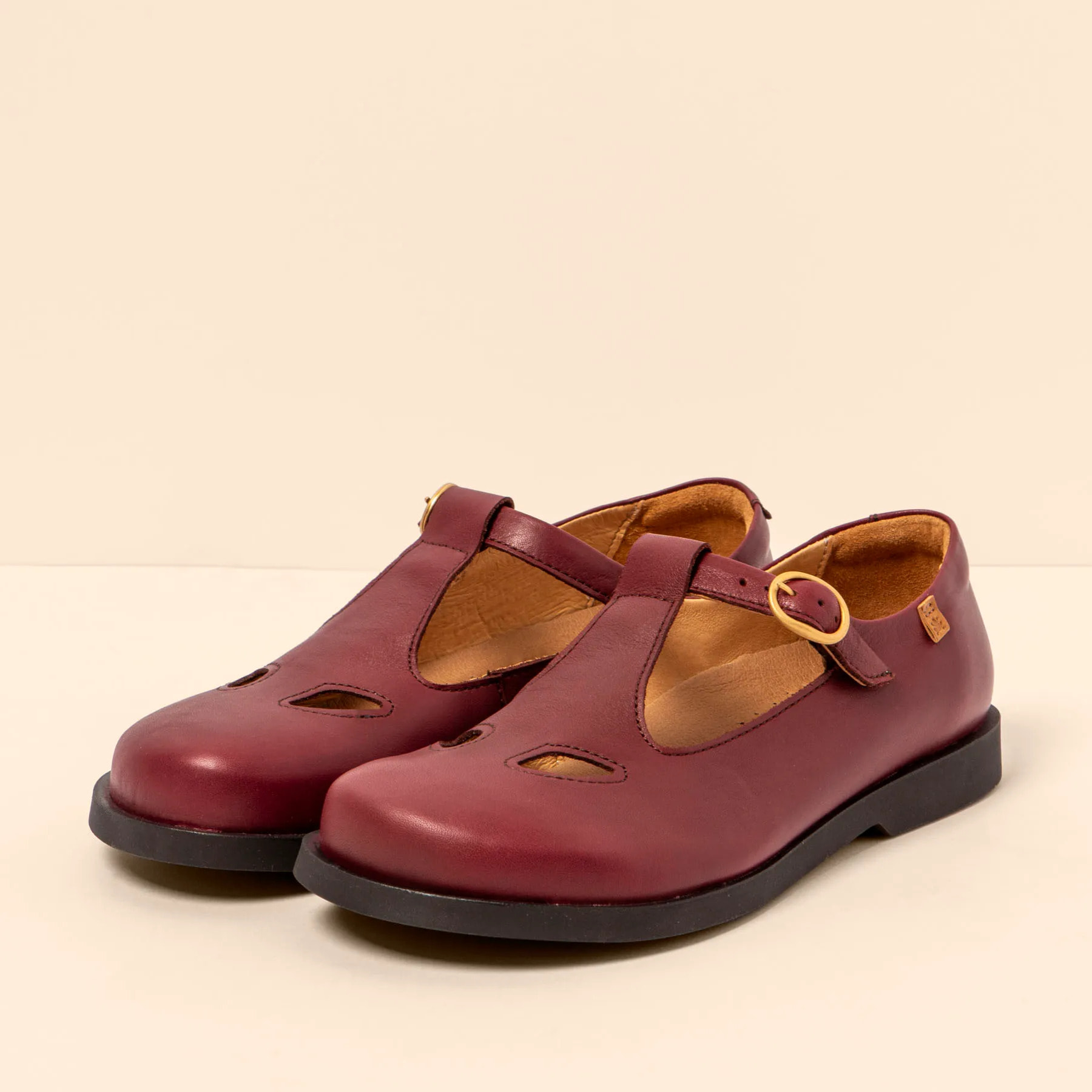 Zapatos N5873 SOFT NAPPA BURDEOS/ ARENISCA color Burdeos