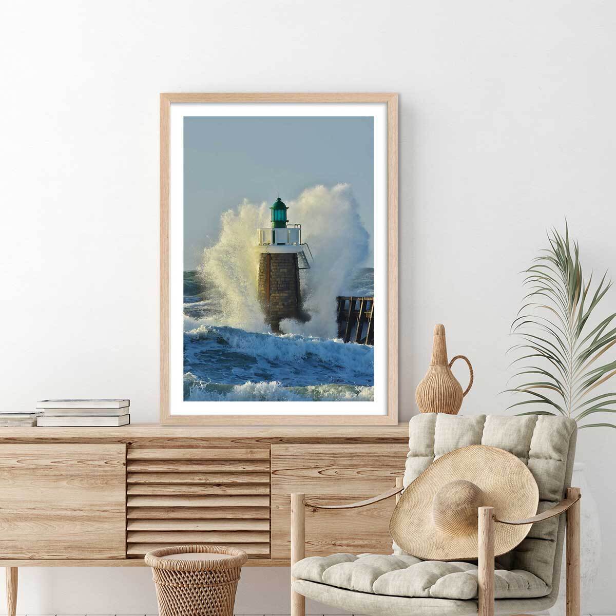 Affiche photo tempête sur le phare Affiche + cadre en bois - Chêne