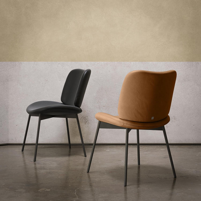 SET DI 2 SEDIE MAKO - STRUTTURA GRIGIO CARBONE, PELLE COGNAC