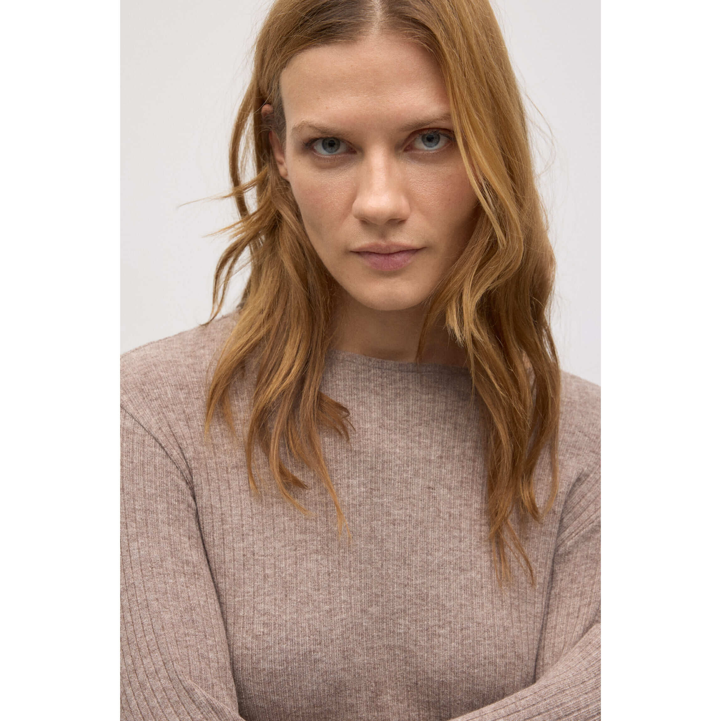 Abito lungo in maglia a coste marrone