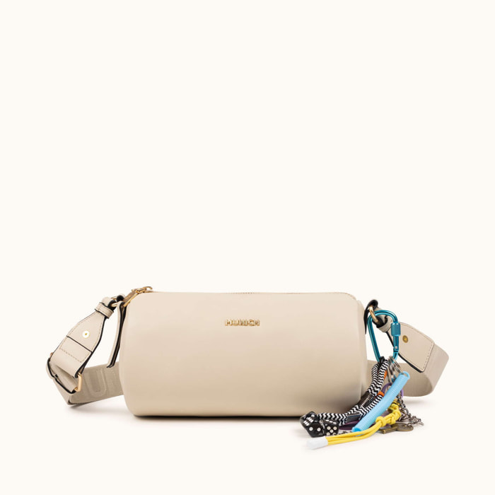 Bandolera Cilíndrica Color Crema con Charms y Asa Técnica CHARMS CROSSBODY BARREL CREAM
