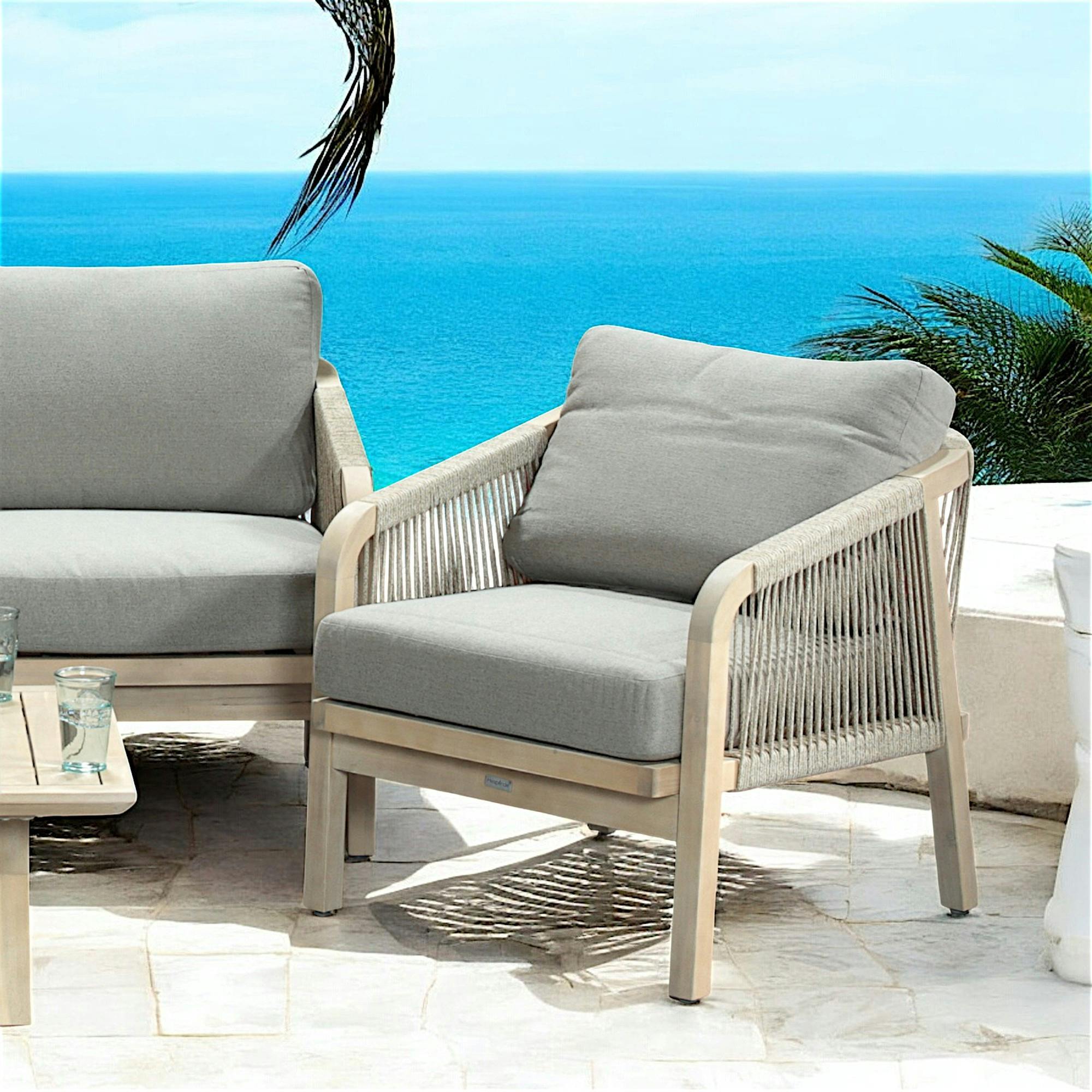 Salon de jardin en bois d'acacia (1 canapé - 2 fauteuils - 1 table basse) IBIZA