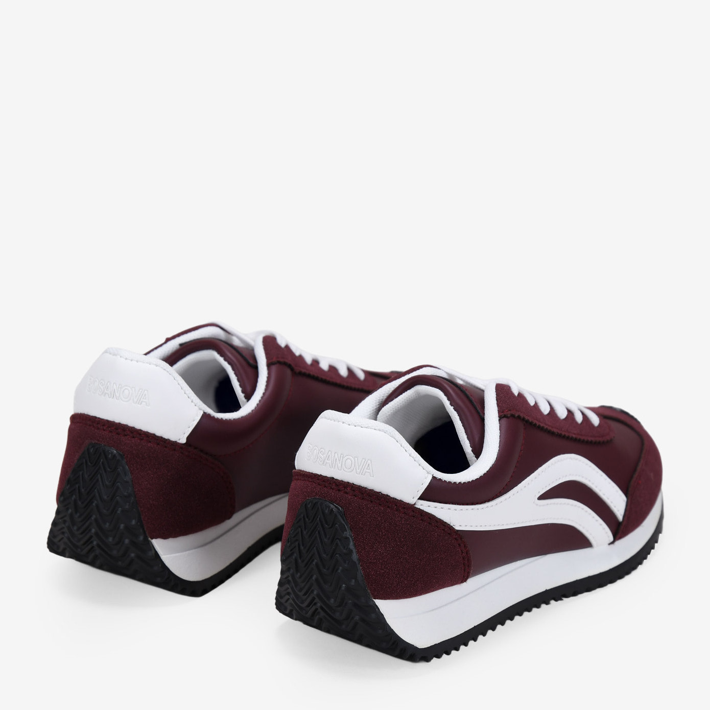 Zapatillas deportivas burdeos con cordones