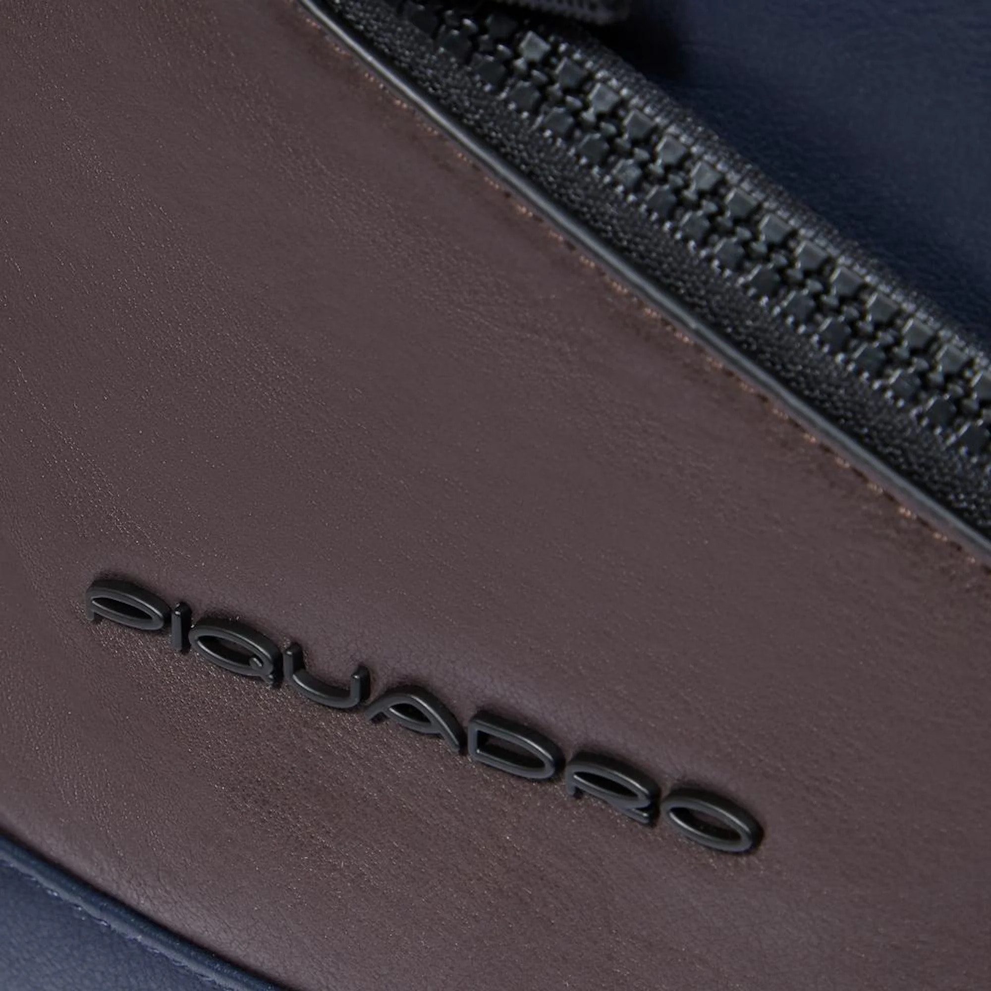 Piquadro Monospalla in pelle porta iPad®mini con portabilità a zaino, schermato con protezione RFID