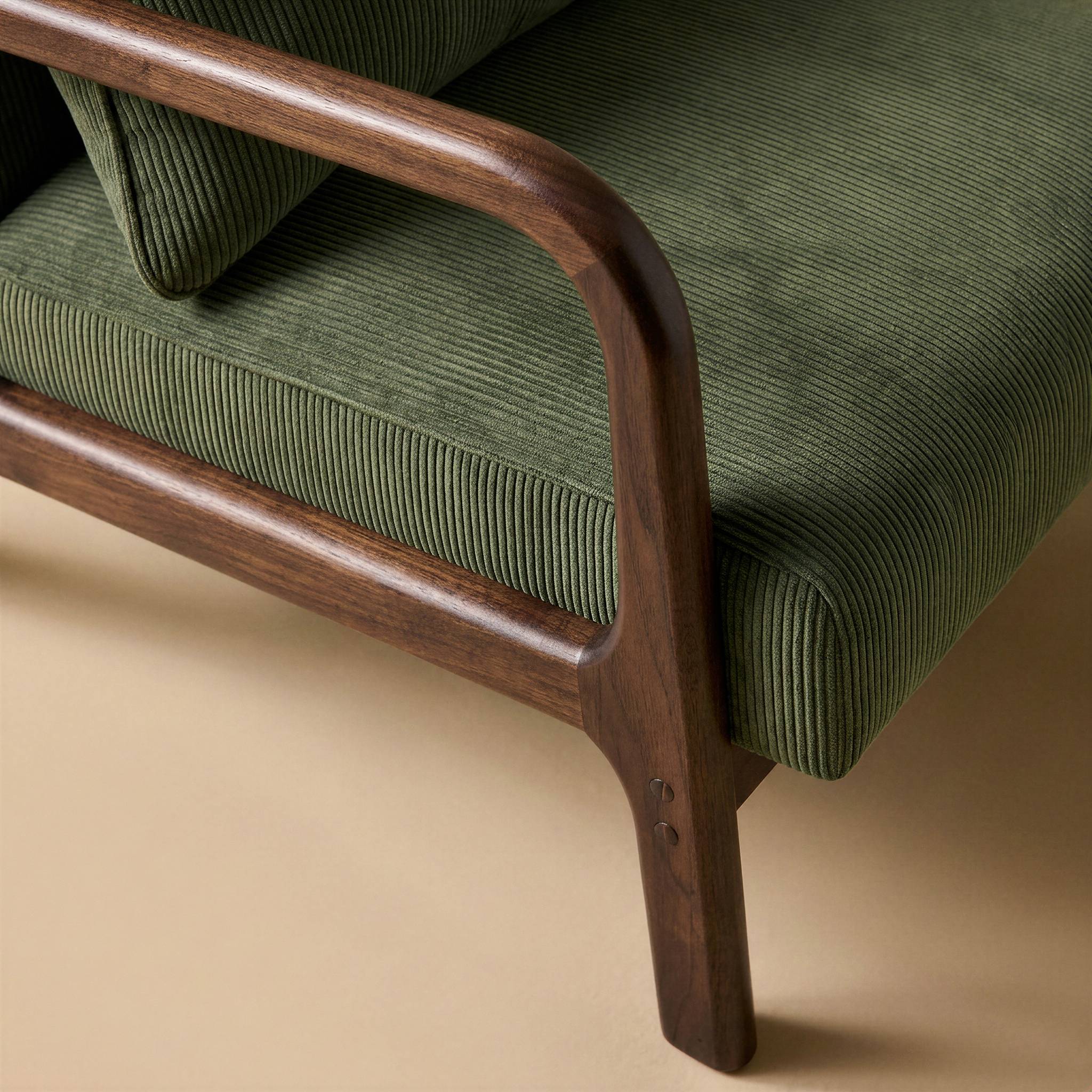 Fauteuil scandinave bois d'hévéa teinté wengé et velours côtelé LORENS