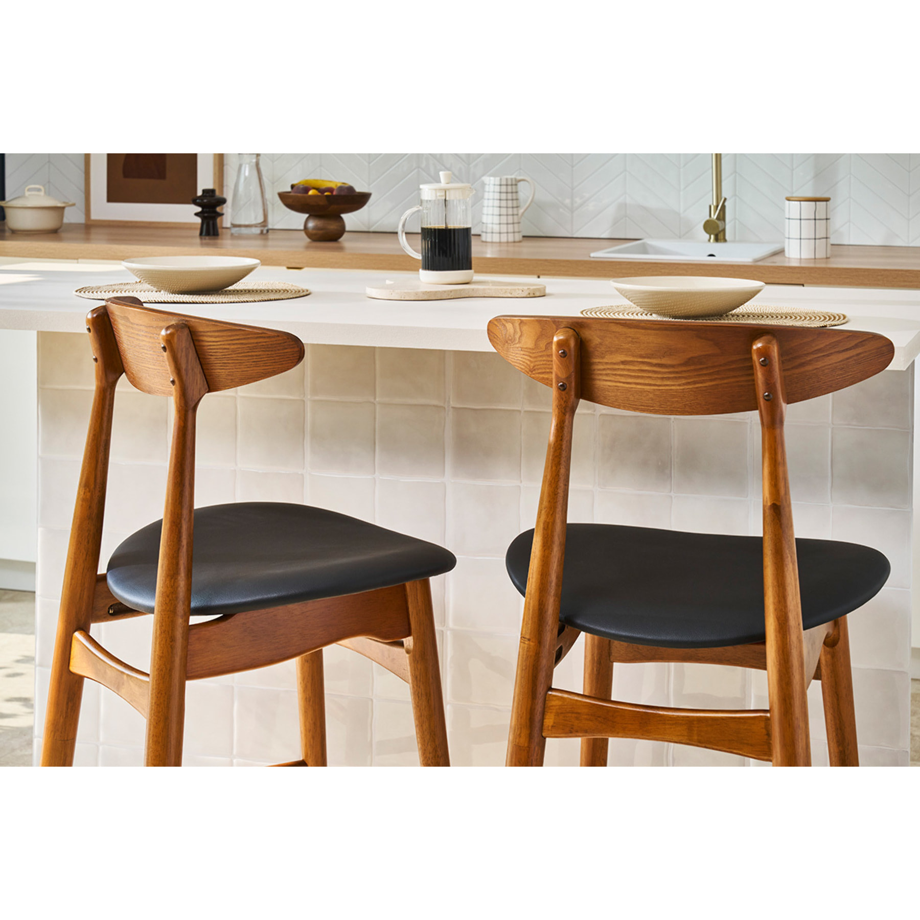 Tabouret de bar vintage noyer et PU noir 65 cm (lot de 2) WALFORD