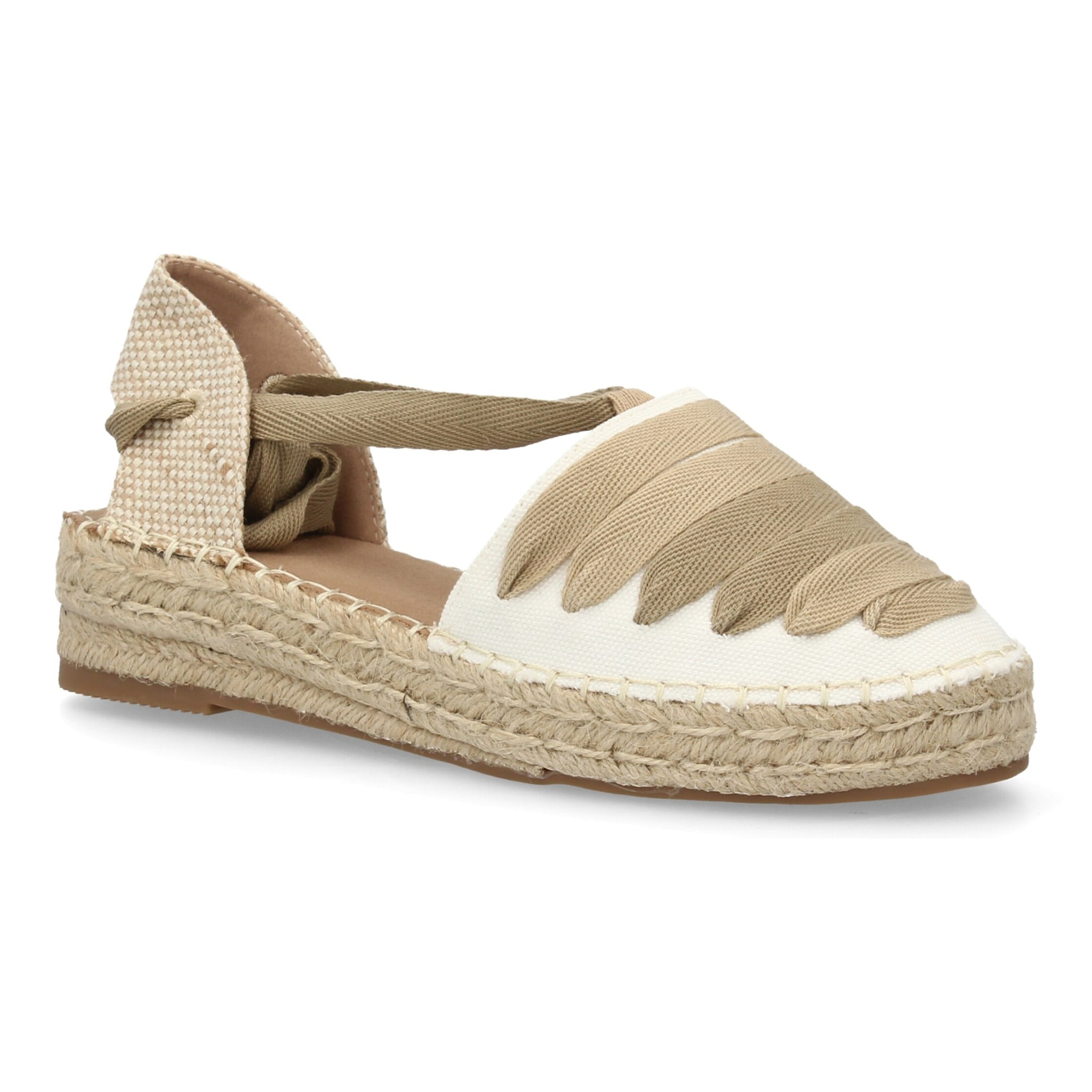 Sandalia de plataforma con cintas.