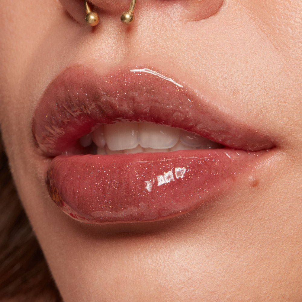 NYX Professional Makeup Gloss Duck Plump repulpant et pailleté Onyx-Pected