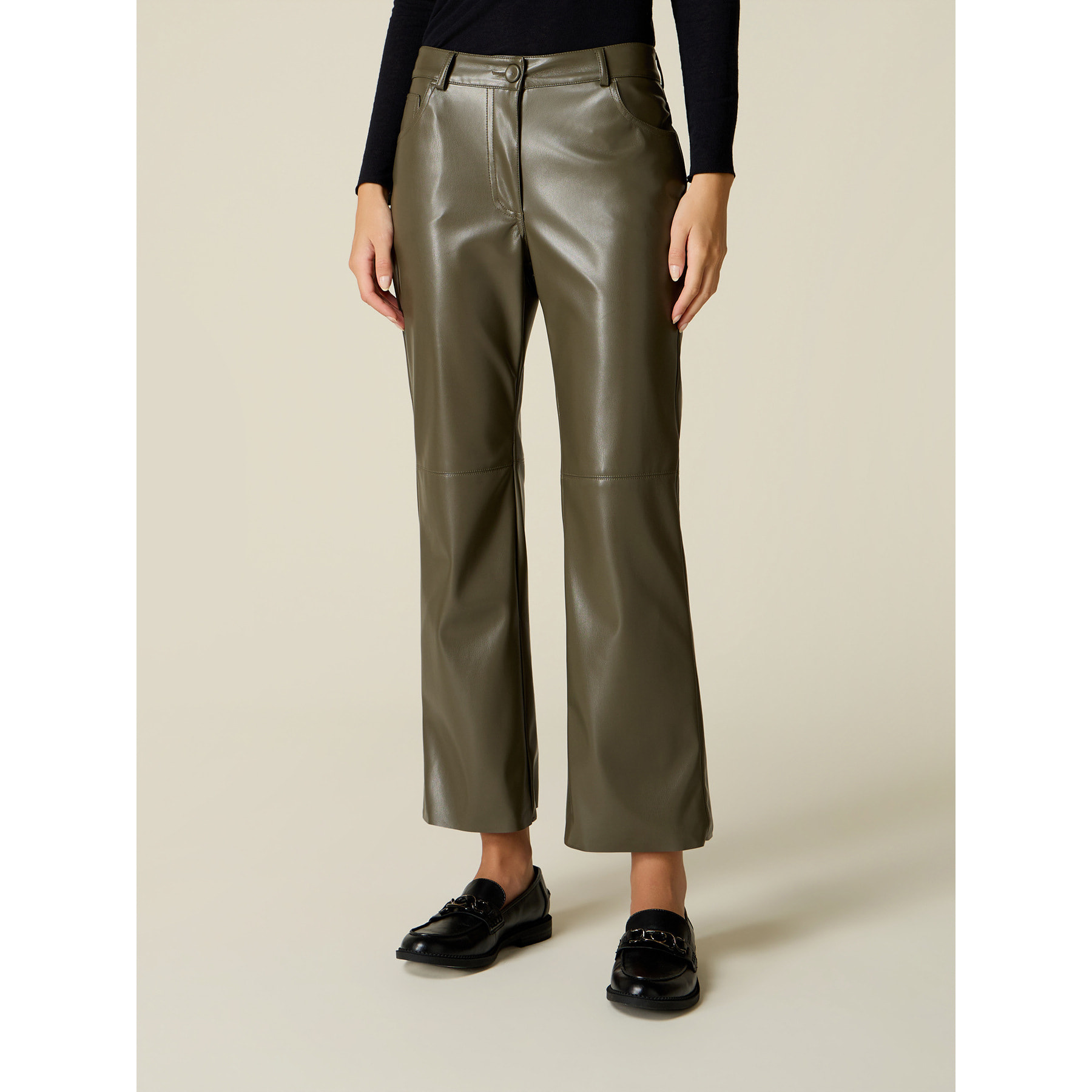 Oltre - Pantaloni flare in tessuto spalmato - Verde militare