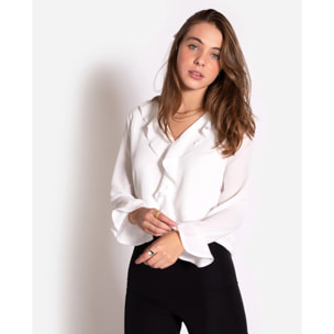 Camisa blanca con volantes de mujer