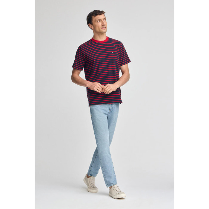 Camiseta de rayas rojas y azul marino con monograma bordado
