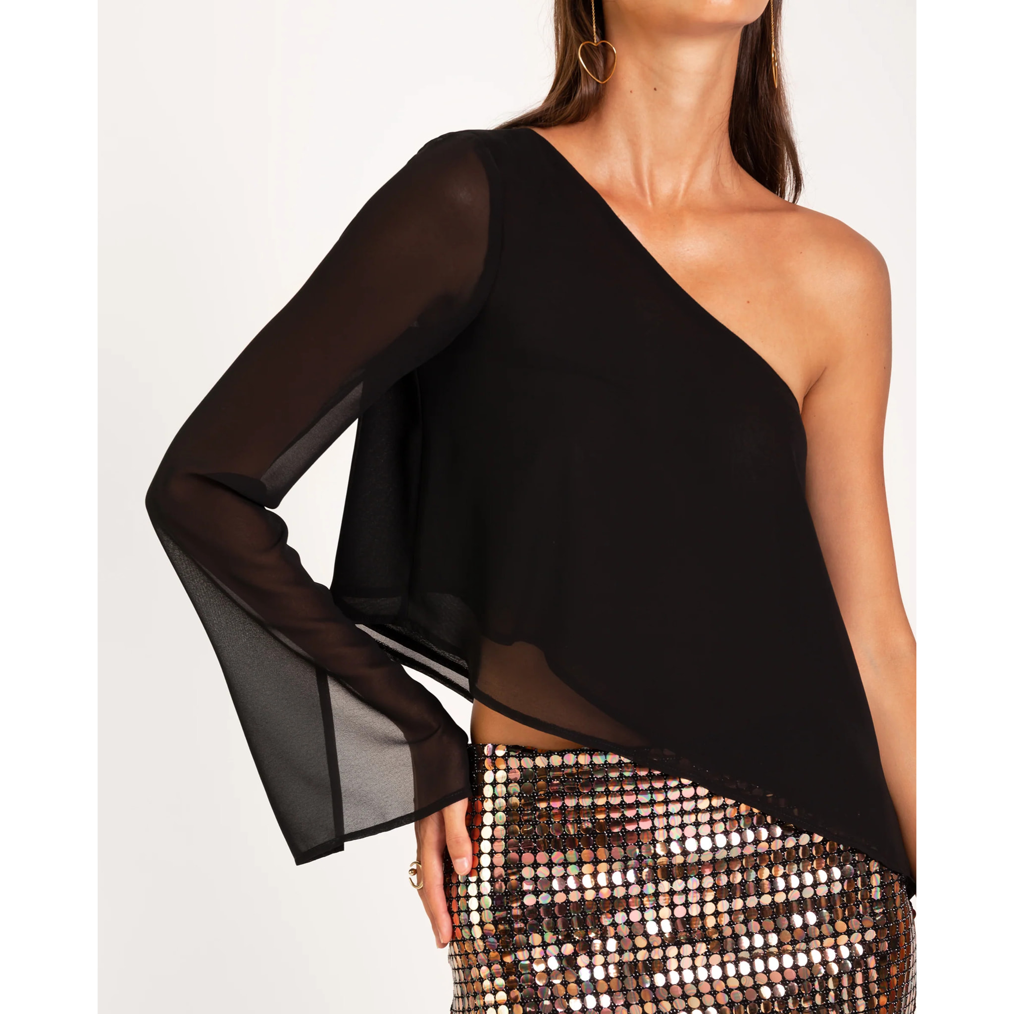 Blusa de mujer asimétrica con vuelo