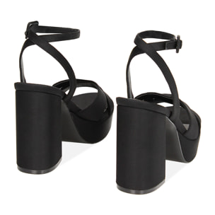 Sandalias negras con tacón en lycra