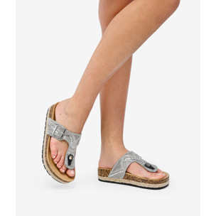 Sandalias de dedo plateadas con esparto
