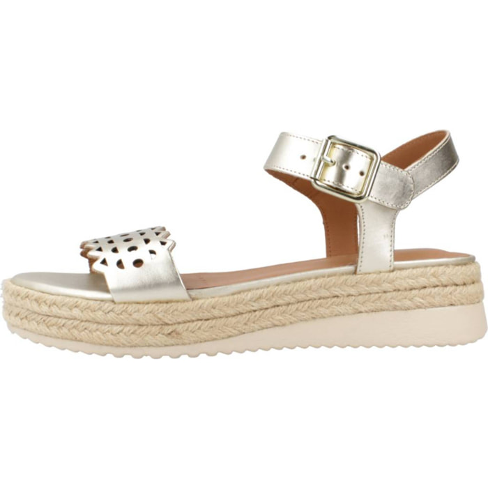 Sandalias Mujer de la marca GEOX  modelo D EOLIE A ORO