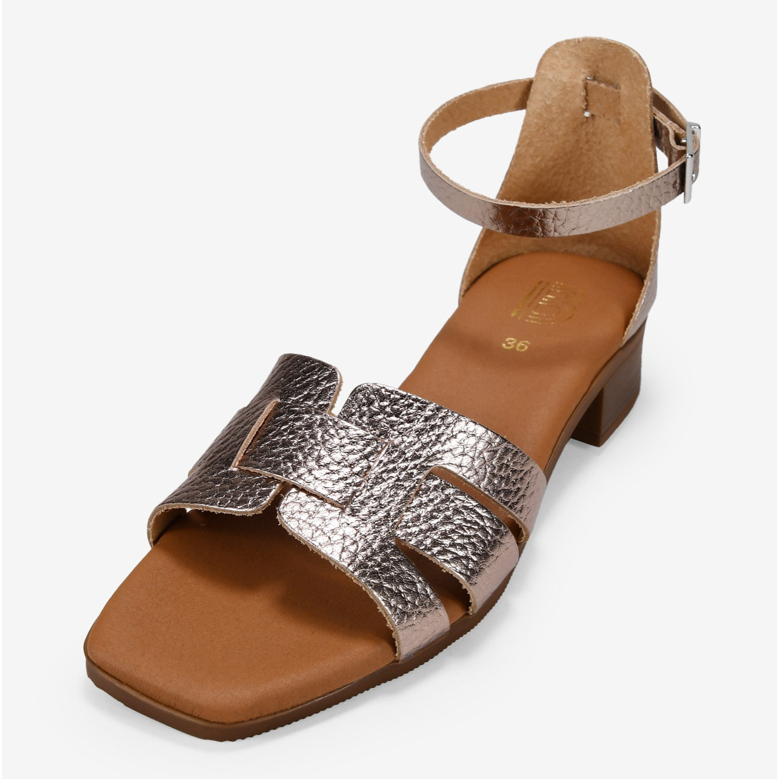 Sandalias de piel metalizadas con tacón bajo