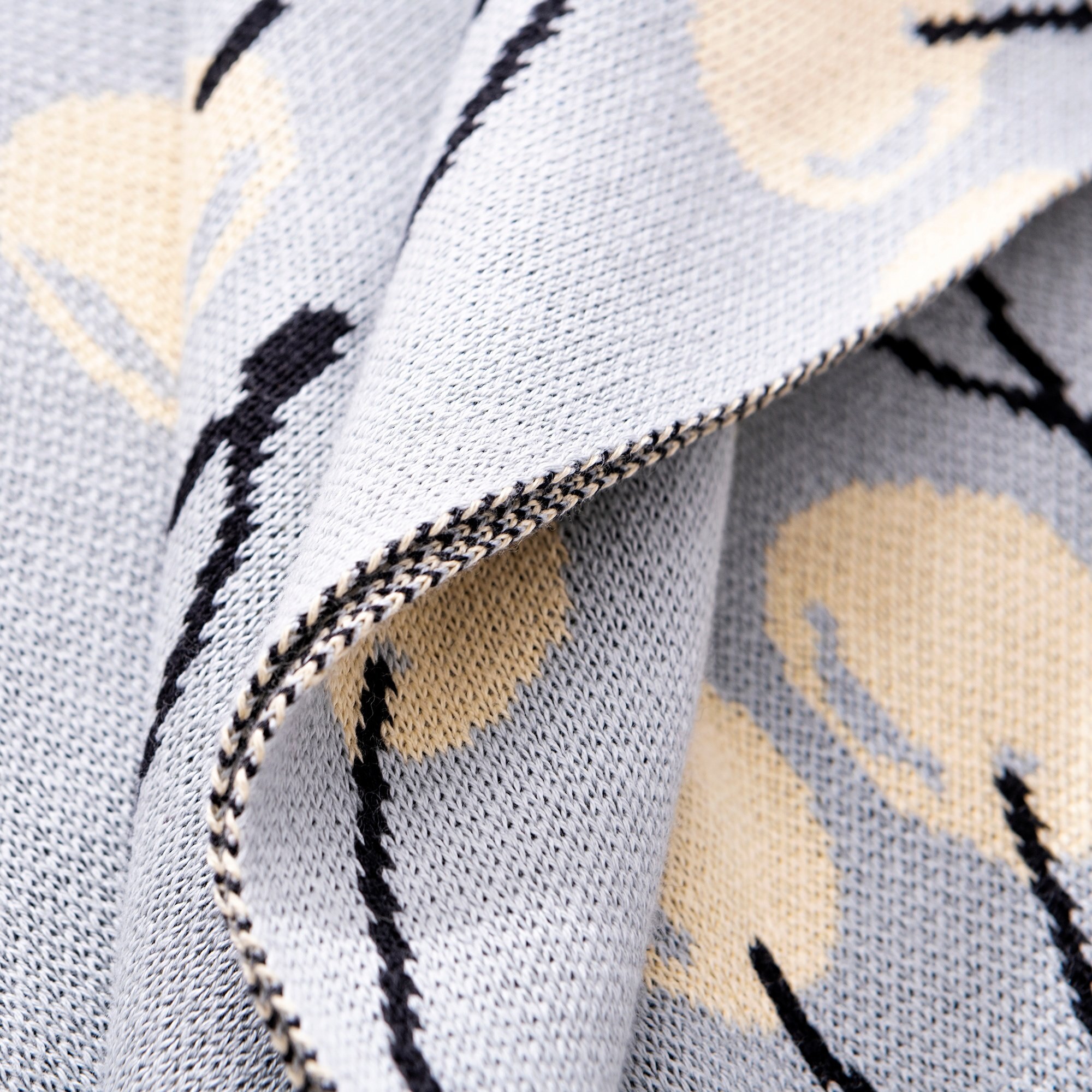 Manta 140x190cm 1000gr 100%acrilico azul con cerezas amarillas benetton fruits