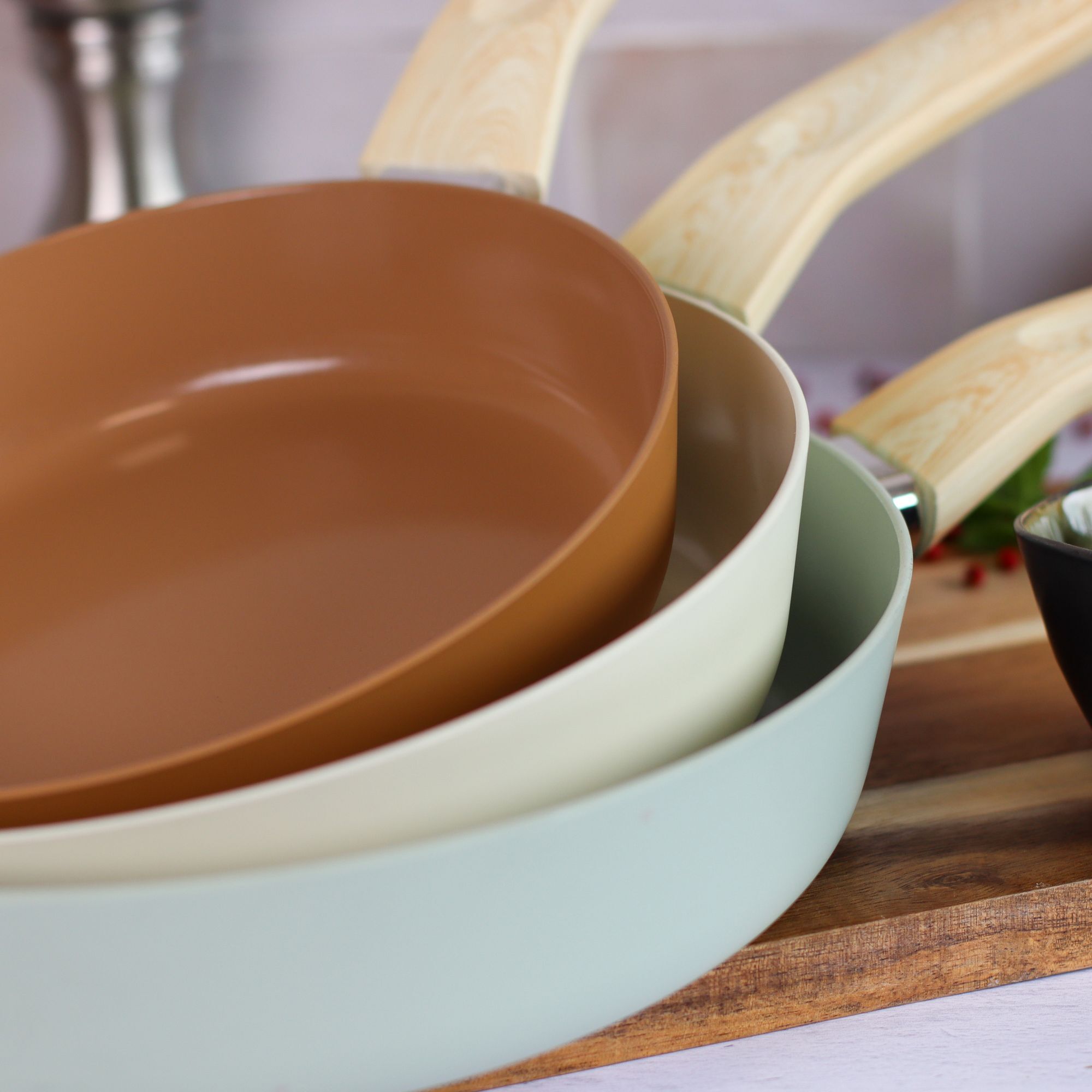 Poêle en revêtement céramique 24cm crème - tous feux COLORAMA