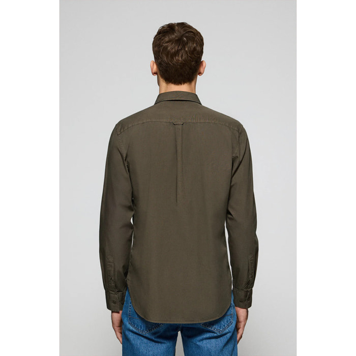 Camisa verde oscuro de popelín garment dye con bordado Rigby Go