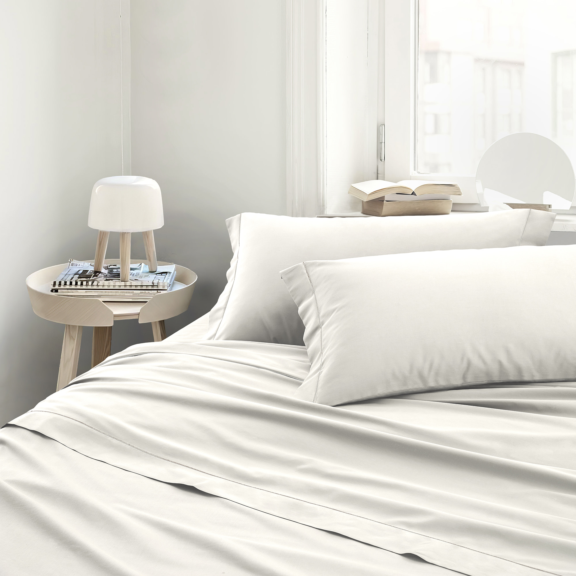 Completo letto in raso tinta unita bianco