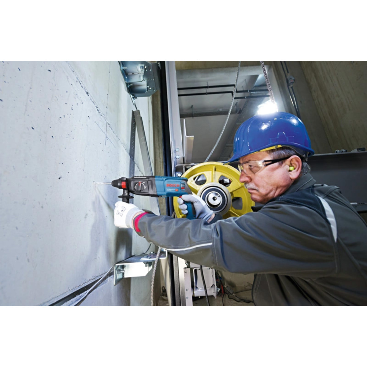 Perforateur BOSCH SDS-plus GBH 2-26 Professional - 830W 2.7J - Avec coffret et poignée - 06112A3000