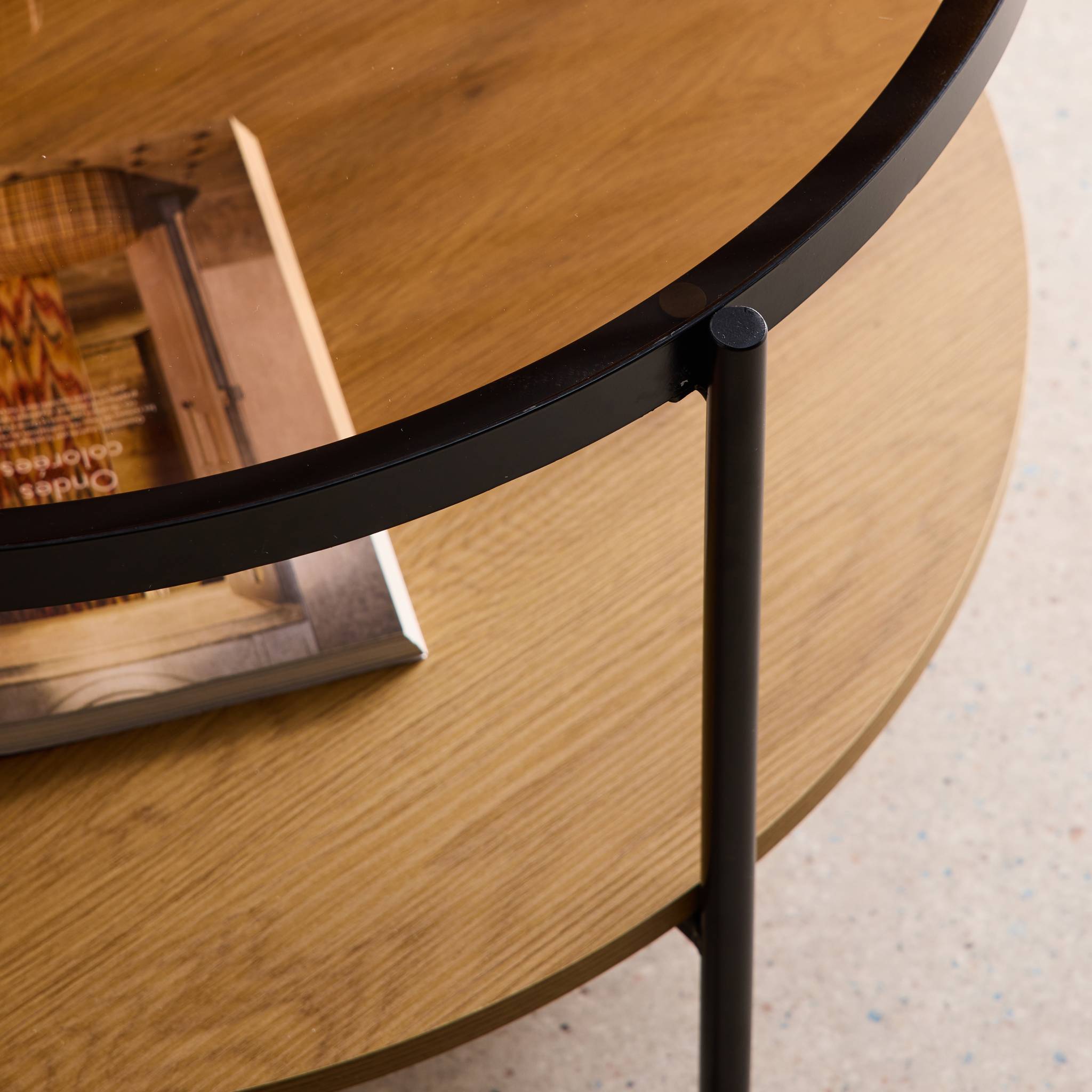 Table basse ronde double plateau verre, décor bois et métal SMOOKY