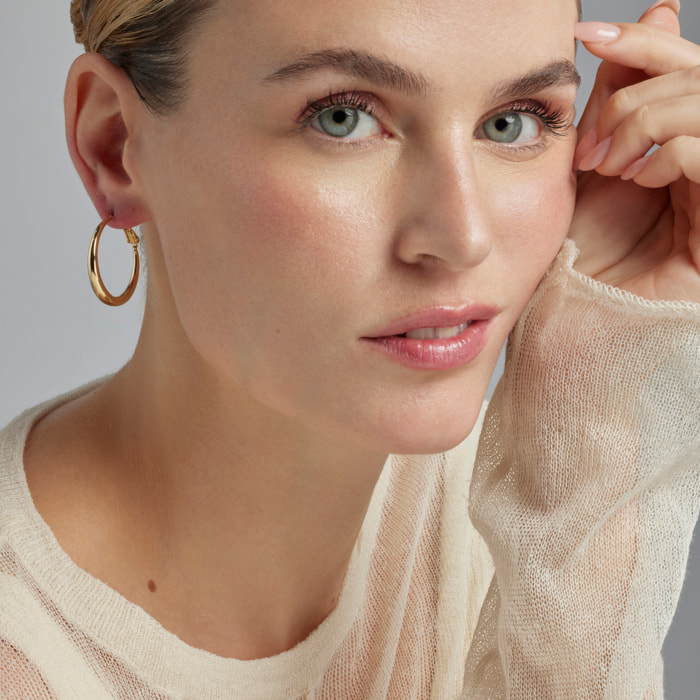 Pendientes de 28mm de diámetro acabado oro amarillo de 18k
