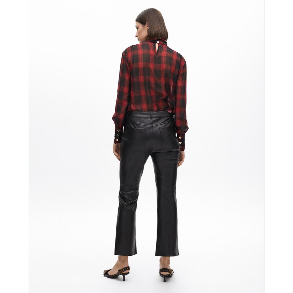 Pantaloni effetto pelle con zip