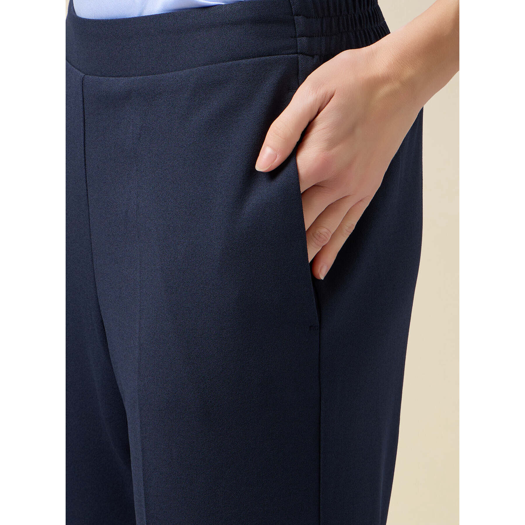 Oltre - Pantaloni regular in tessuto crêpe - Blu