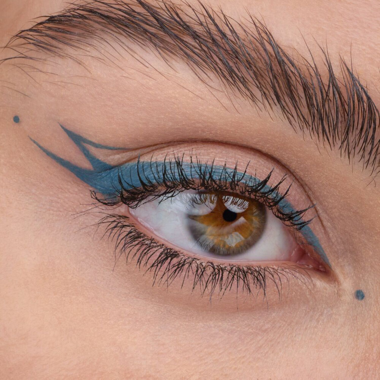 Calligraph Artist Matte Liner - Eyeliner Feutre Haute Couvrance