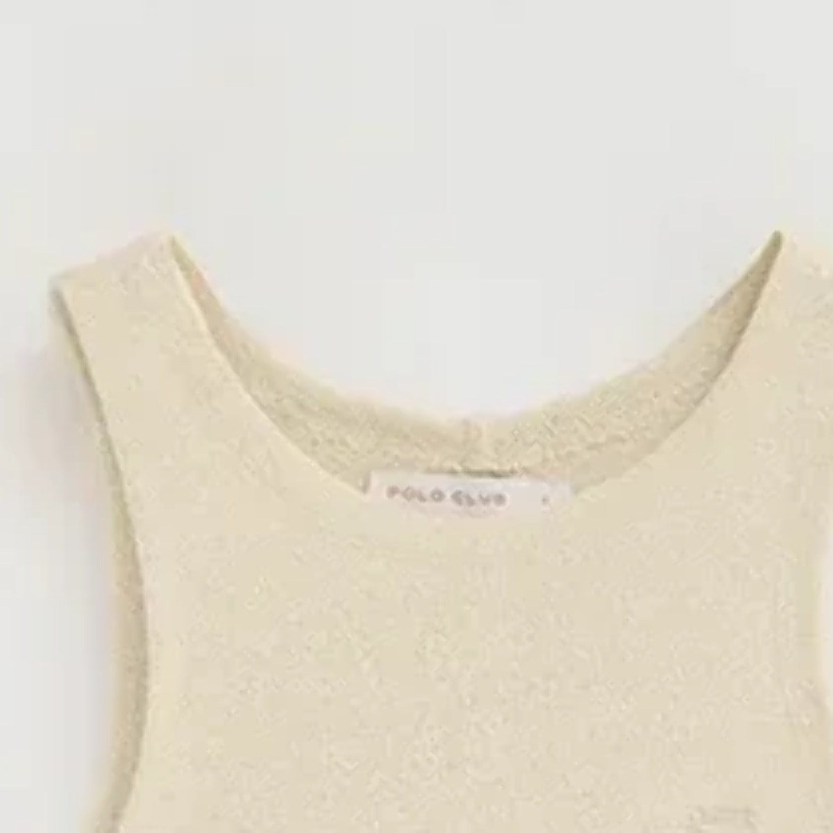 Vestido color crema de punto rustico con logo Polo Club