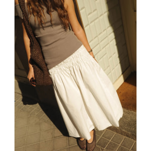 Falda midi con canesú en pico, frunces y bajo en globo