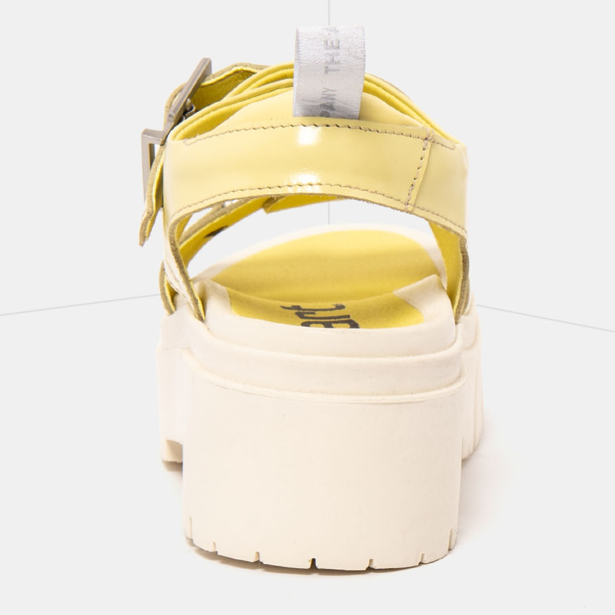 Sandalias 2041 NAPPA SHINNY PALE YELLOW / LEEDS color Pale yellow
