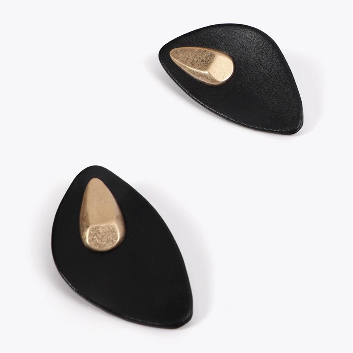 Orecchini grandi effetto pelle con pezzo metallico