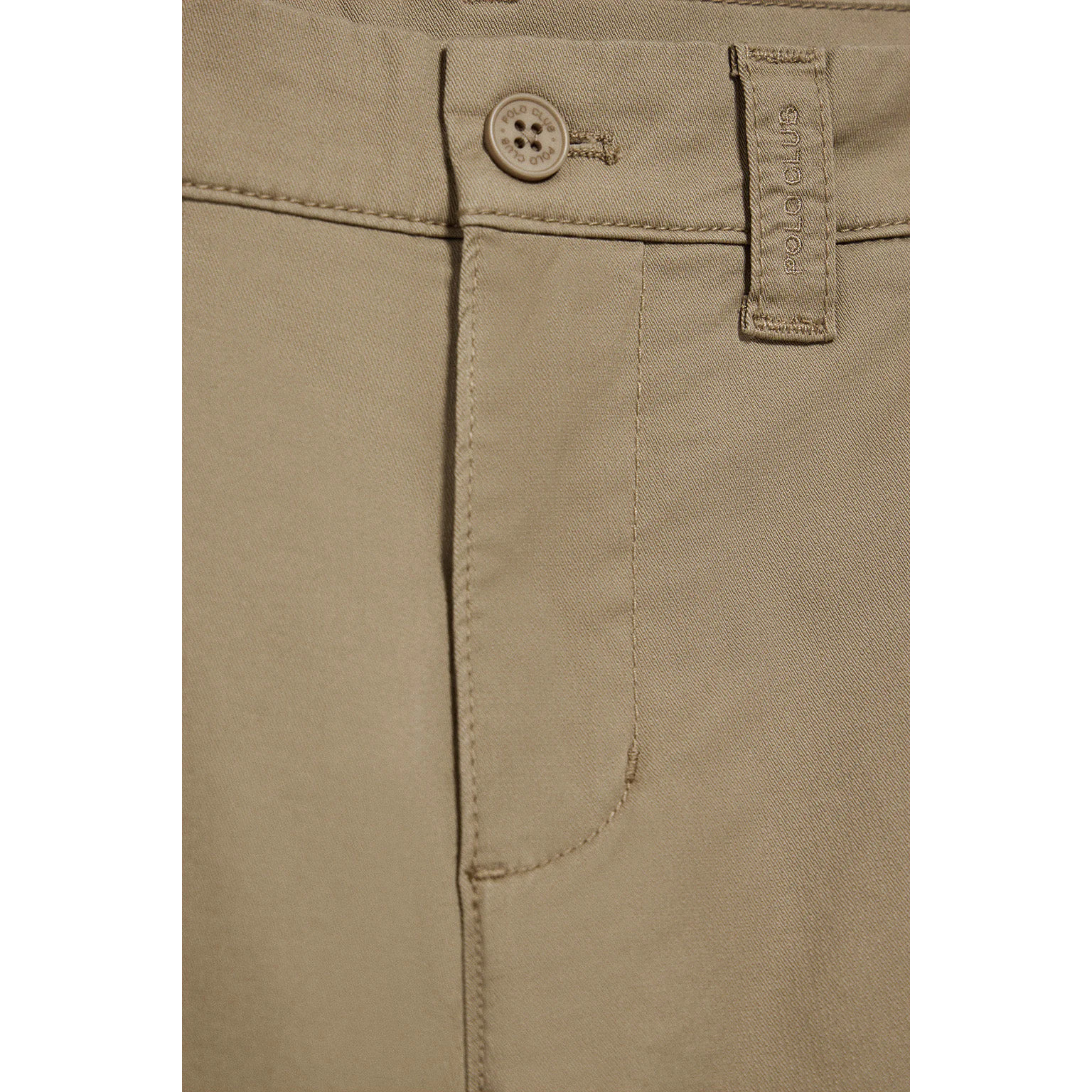 Bermuda relax color arena con detalles Polo Club