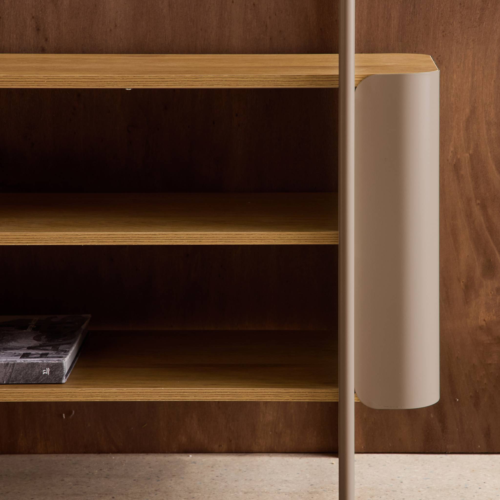 Etagère bibliothèque métal courbé et décor bois 6 niveaux MOLTO