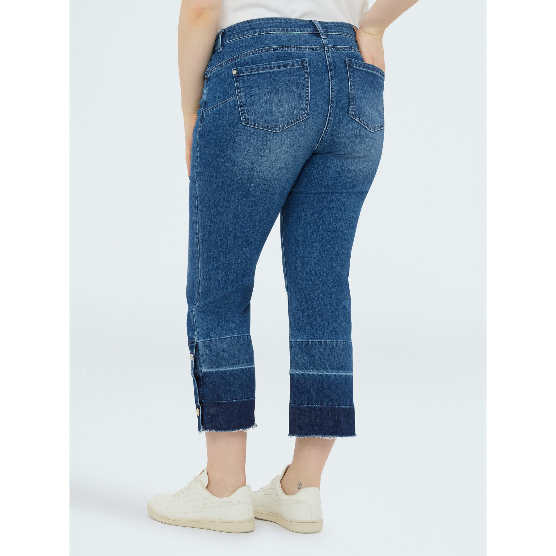 Fiorella Rubino - Jeans Kick Flare con bajo deshilachado - Azul
