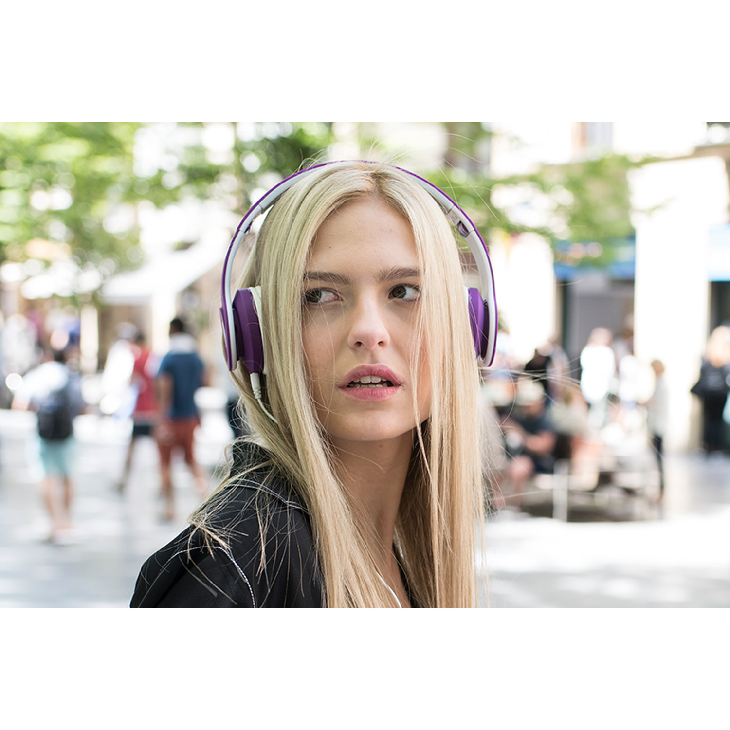 MAGNUSSEN W1 HEADPHONES en color Violeta
