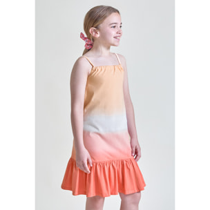 Vestido de tirantes finos con efecto degradado tricolor, corte recto fluido y bajo con volante | Color: Coral | Street Monkey